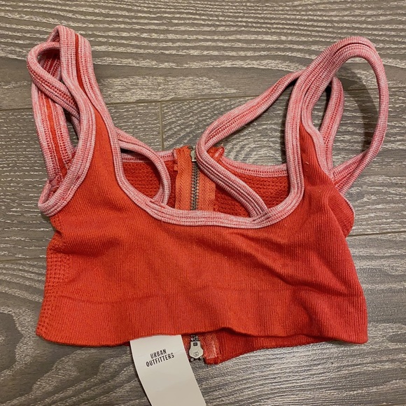 NWT UO out from under zipper front cropped tank top/bra top XS/S - Picture 3 of 7